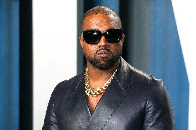 Kanye West chegou &#39;sem aviso prévio e sem convite&#39; aos escritórios corporativos dos sapatos Skechers, disse a empresa