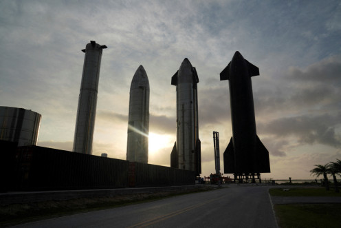 Protótipos de naves estelares são retratados no local de lançamento da SpaceX South Texas perto de Brownsville, Texas