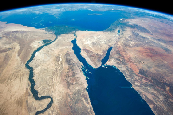 Molhando o deserto: o Nilo visto do espaço