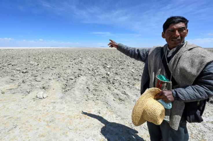 Luis Valero, líder espiritual do povo Uru da Bolívia ao redor do Lago Poopo, disse que o lago costumava conter tudo o que a comunidade precisava