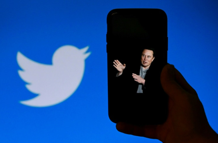 Elon Musk está se movendo agressivamente para revisar o Twitter após sua aquisição de US $ 44 bilhões da plataforma de mensagens
