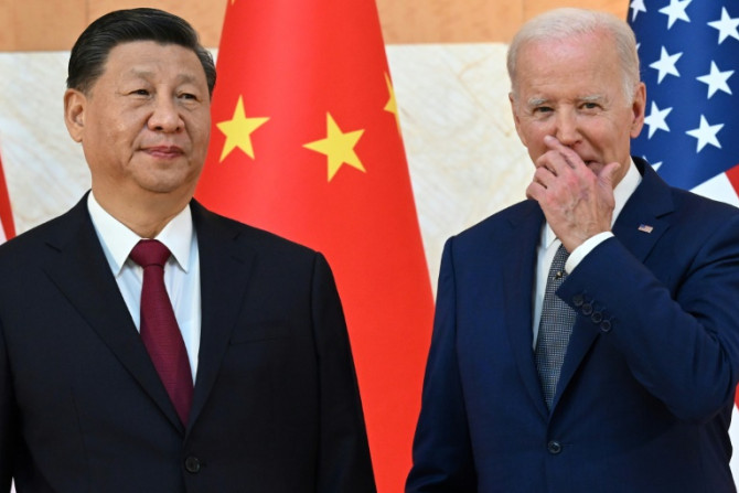 O presidente dos EUA, Joe Biden (à direita), e o presidente da China, Xi Jinping (à esquerda), se encontram à margem da Cúpula do G20 em Nusa Dua, na ilha indonésia de Bali, em 14 de novembro de 2022