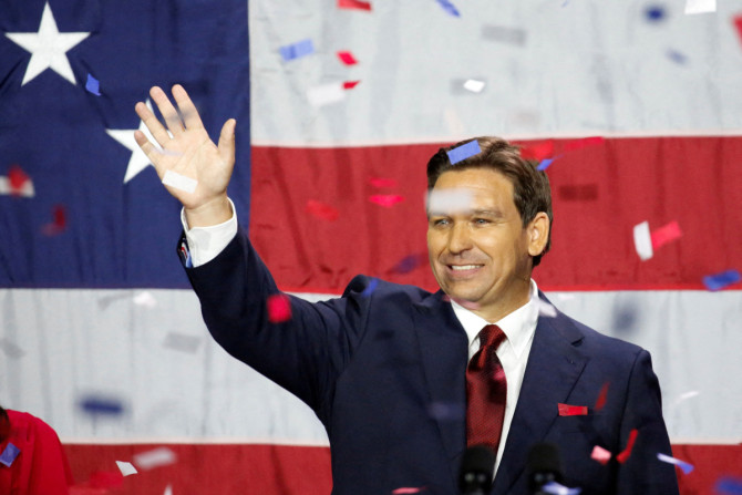 Governador republicano DeSantis realiza festa noturna das eleições de meio de mandato dos EUA em 2022 em Tampa, Flórida