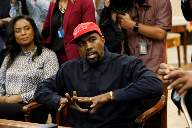 O rapper Kanye West fala durante encontro com o presidente dos EUA, Trump, na Casa Branca em Washington