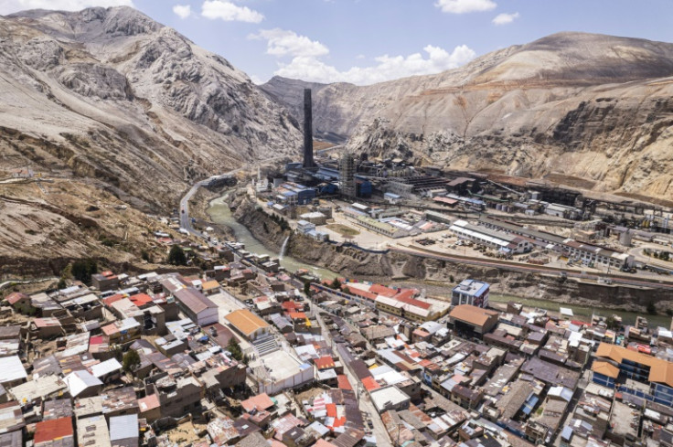 A cidade mineira de La Oroya, no Peru, é um dos lugares mais poluídos do mundo, um lugar desolado de grande altitude abandonado por muitos moradores desde que uma fundição de metais pesados faliu há 13 anos.