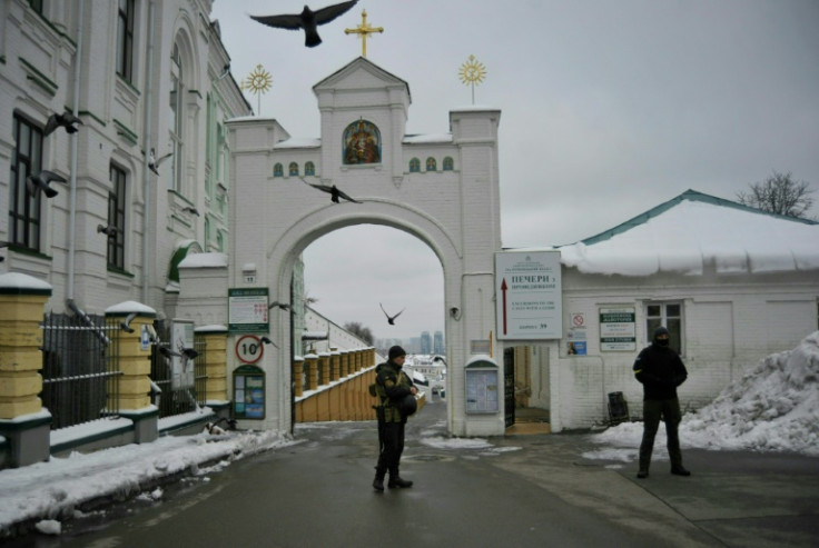 O serviço de segurança da Ucrânia disse na terça-feira que realizou incursões em locais como o mosteiro Pechersk Lavra, do século 11, na capital Kyiv.