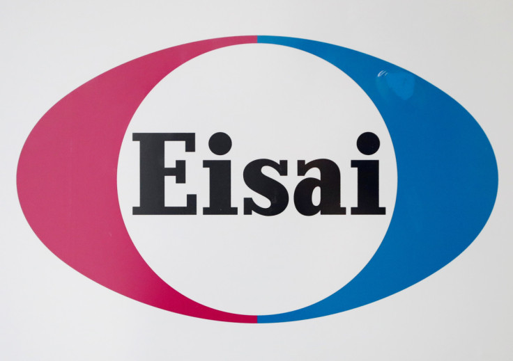 O logotipo da Eisai Co Ltd é exibido na sede da empresa em Tóquio
