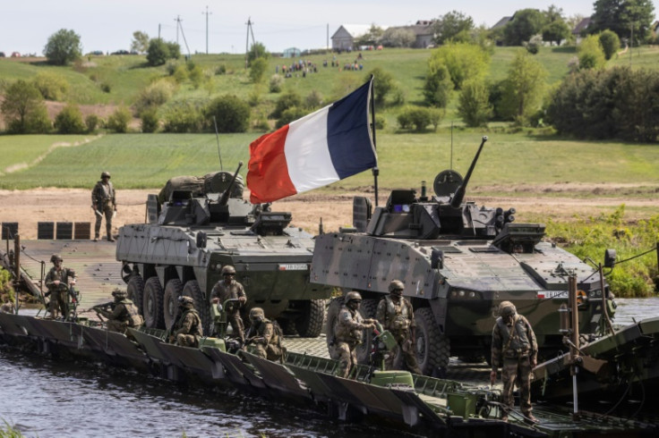A França e os Estados Unidos são aliados da OTAN, mas às vezes discordam em questões de defesa