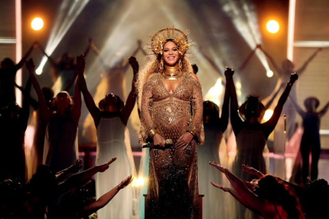 Não haverá apresentações glamorosas de nomes como Beyonce até pelo menos março, com o adiamento dos prêmios Grammy