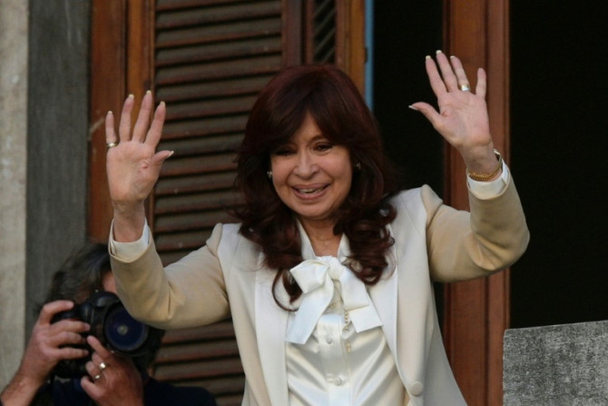 A vice-presidente Cristina Kirchner é acusada de adjudicar de forma fraudulenta contratos de obras públicas em seu reduto na Patagônia como presidente entre 2007 e 2015