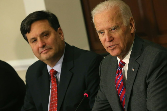 O presidente eleito dos EUA, Joe Biden, contratou o agente democrata de longa data Ron Klain (à esquerda) para ser seu chefe de gabinete na Casa Branca assim que Biden tomar posse em 20 de janeiro de 2021