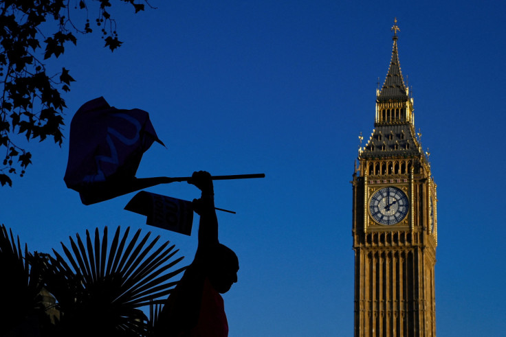 Trabalhadores do Royal Mail protestam contra greve de membros por salários e condições, em Londres