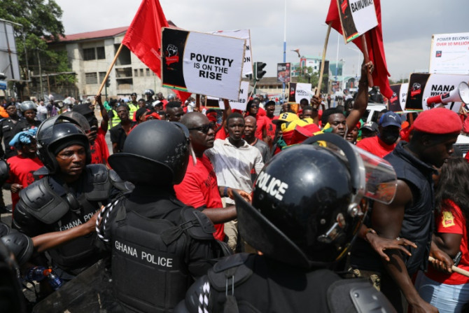 A crise econômica de Gana causou alguns protestos sobre o custo de vida