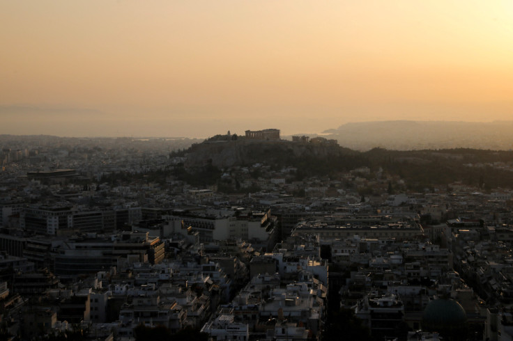 O templo do Parthenon é visto no topo da Acrópole, em Atenas