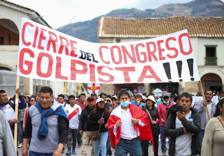 Protestos no Peru bloqueiam estradas e forçam aeroportos a fechar