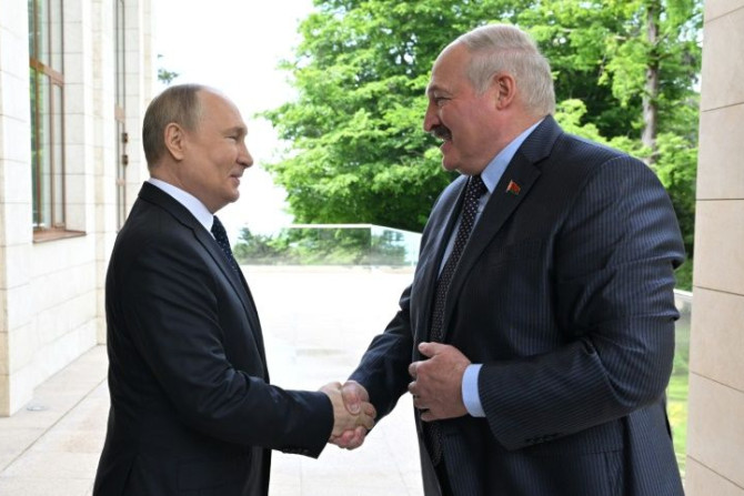 O presidente Vladimir Putin pode tentar pressionar Alexander Lukashenko para se juntar à ofensiva na Ucrânia no futuro
