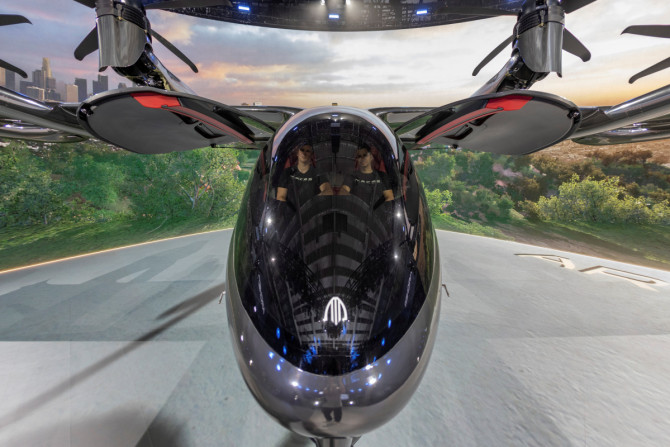 Empresa de táxi voador Archer Aviation lança aeronave totalmente elétrica em Los Angeles