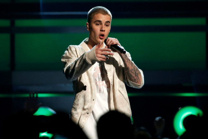 Justin Bieber apresenta um medley de músicas no Billboard Awards 2016 em Las Vegas, Nevada, EUA, em 22 de maio de 2016.