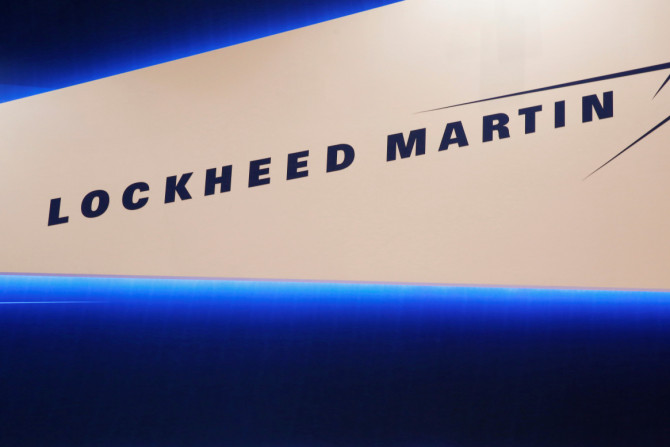 O logotipo da Lockheed Martin é visto durante o show aéreo Japan Aerospace 2016 em Tóquio