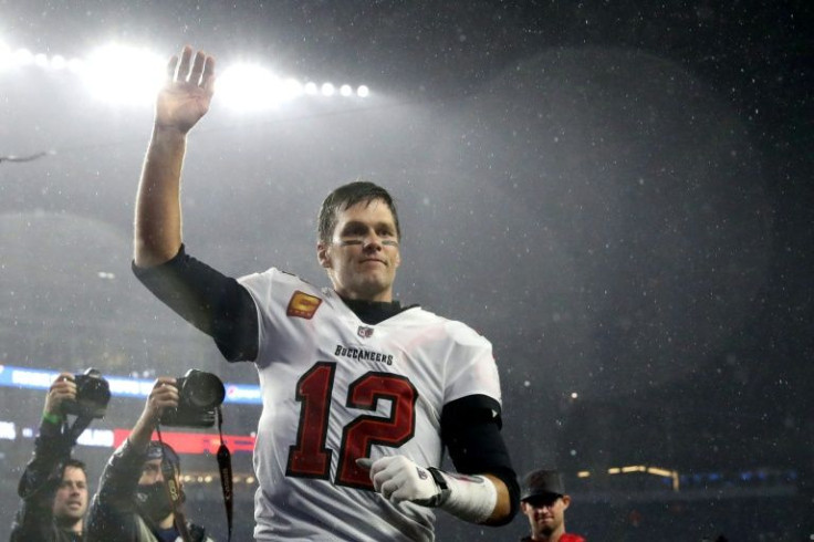 A estrela da NFL, Tom Brady, confirmou oficialmente sua aposentadoria da NFL