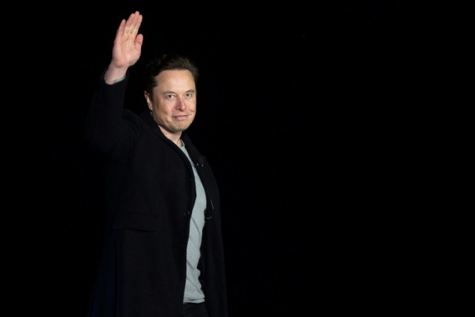Elon Musk vendeu vários bilhões de dólares em ações da Tesla em 2022 para financiar sua compra do Twitter
