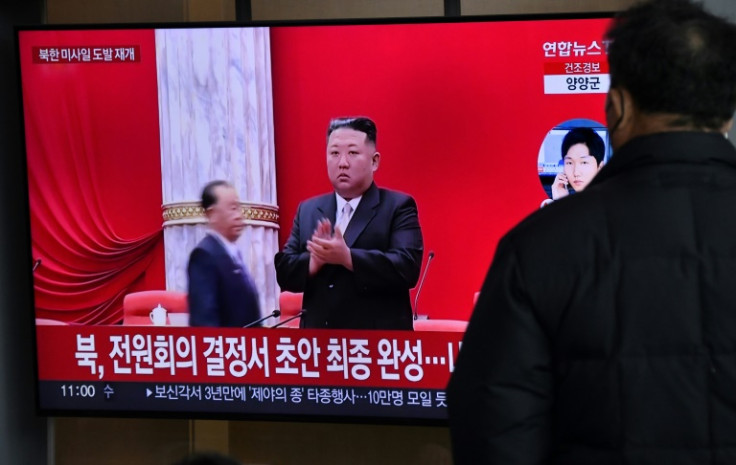 Kim Jong Un, da Coreia do Norte, pediu um "aumento exponencial" do arsenal nuclear do país