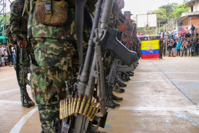 O governo da Colômbia concordou com um cessar-fogo de seis meses com os cinco principais grupos armados que operam no país