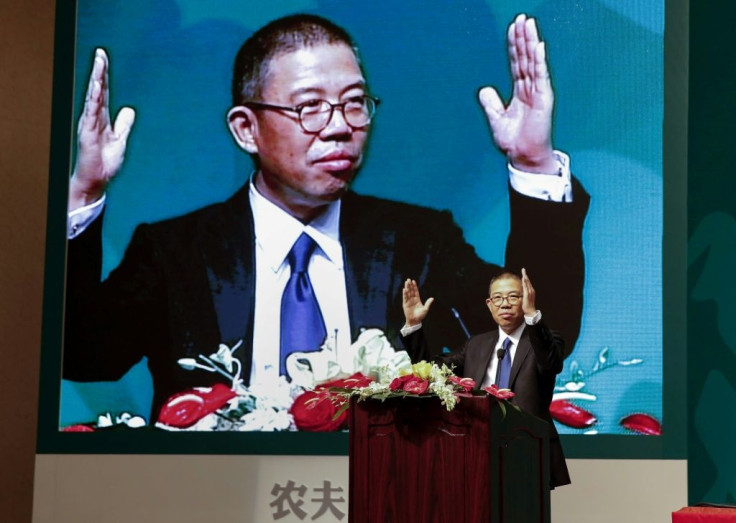 O magnata da água engarrafada Zhong Shanshan se tornou a pessoa mais rica da China, com um patrimônio de US$ 60,5 bilhões