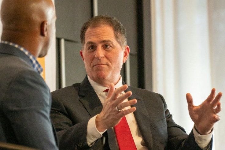 O CEO e fundador da Dell Technologies, Michael Dell (à direita, na foto de 2019), tem procurado reenergizar a empresa, que ficou para trás quando os consumidores se voltaram para dispositivos móveis em vez de PCs