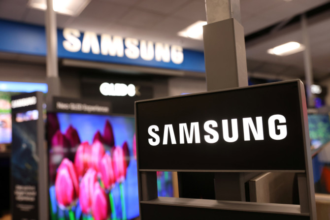 A sinalização da Samsung é vista em uma loja em Manhattan, Nova York
