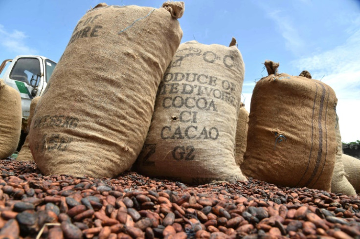 A Costa do Marfim e Gana têm pressionado os gigantes do chocolate a pagar preços mais altos pelos grãos de cacau para ajudar os agricultores pobres
