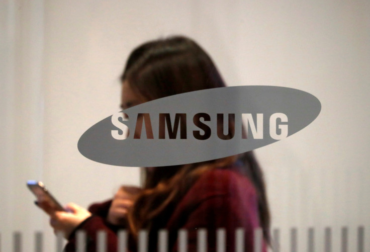 O logotipo da Samsung Electronics é visto em seu prédio de escritórios em Seul