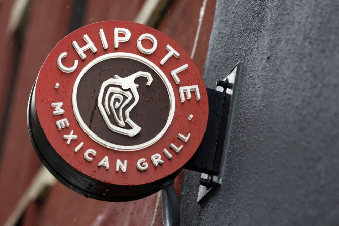O logotipo da Chipotle é visto em um de seus restaurantes em Manhattan, Nova York, EUA, 7 de fevereiro de 2022.