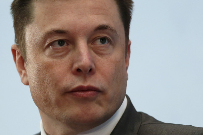O presidente-executivo da Tesla, Elon Musk, participa de um fórum sobre startups em Hong Kong