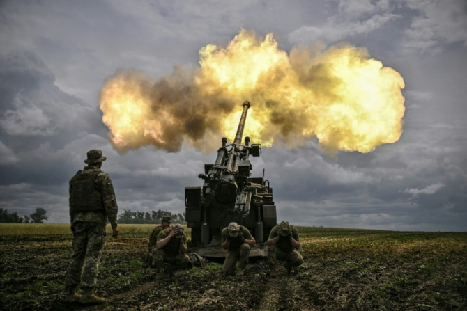 A guerra na Ucrânia destacou a necessidade de estoques maiores no Ocidente de peças de artilharia e munição