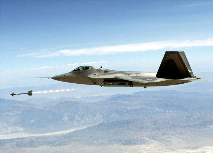 F-22 Raptor lançando AIM-9 Sidewinder