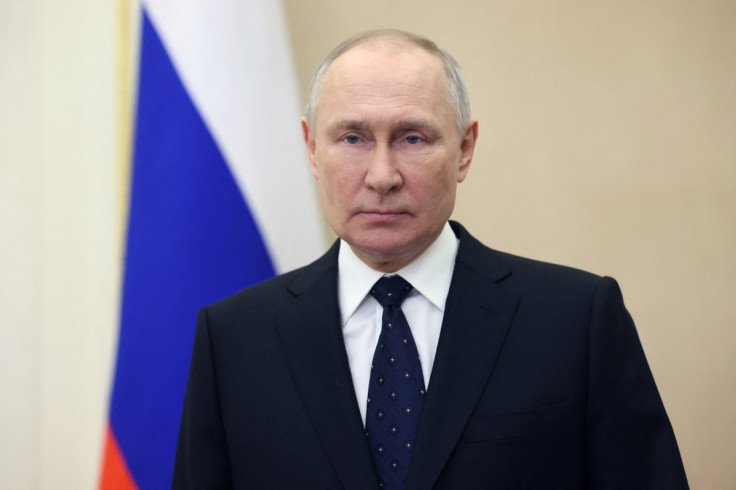 O presidente russo, Vladimir Putin, faz seu discurso dedicado ao Dia do Defensor da Pátria em Moscou