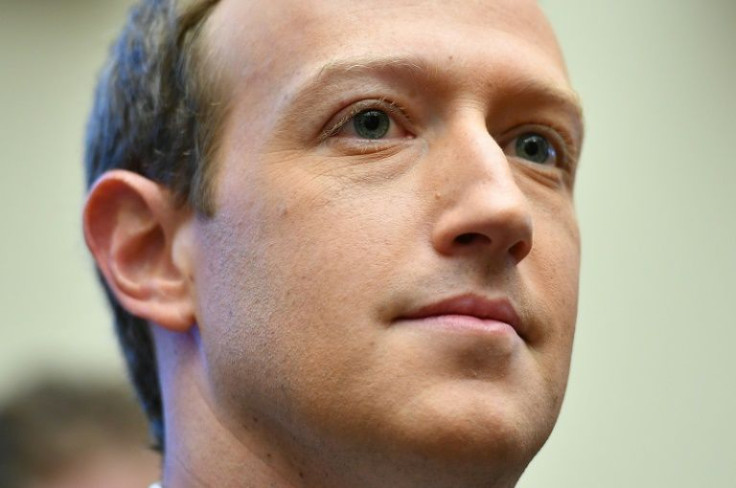 O fundador do Facebook, Mark Zuckerberg, enfrenta um processo em Washington por seu papel nas práticas de privacidade da rede.