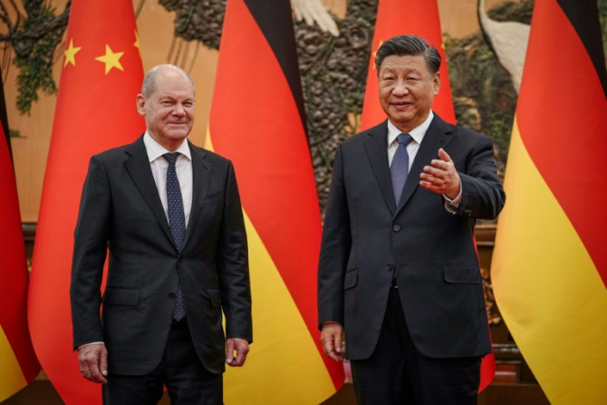 O presidente chinês Xi Jinping recebe o chanceler alemão Olaf Scholz no Grand Hall em Pequim em 4 de novembro de 2022