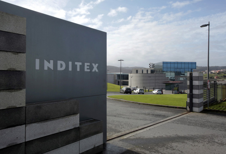 Logótipo da Inditex à entrada de uma fábrica da Zara, sede do grupo Inditex, em Arteixo