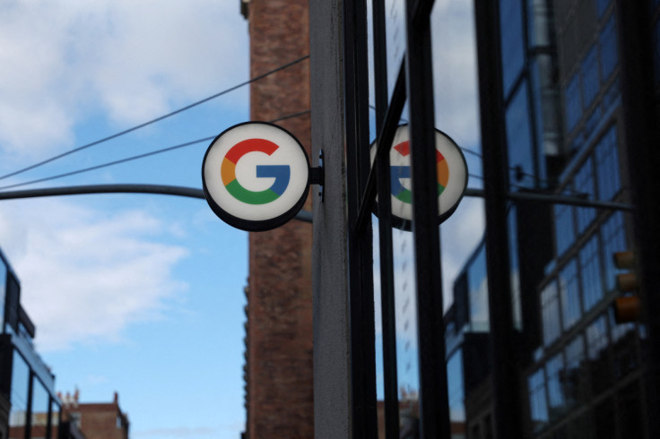 O logotipo da Google LLC é visto na Google Store Chelsea em Nova York