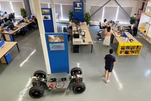Funcionários trabalham no escritório da empresa autônoma de tecnologia Whale Dynamic em Shenzhen, província de Guangdong, China, em 28 de julho de 2022.