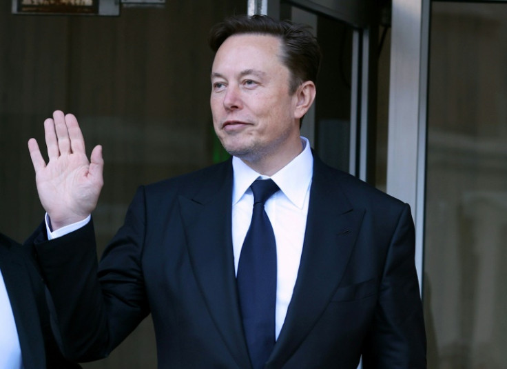 As ações caíram depois que a apresentação do CEO da Tesla, Elon Musk, prometeu muito crescimento, mas não ofereceu novos designs de veículos