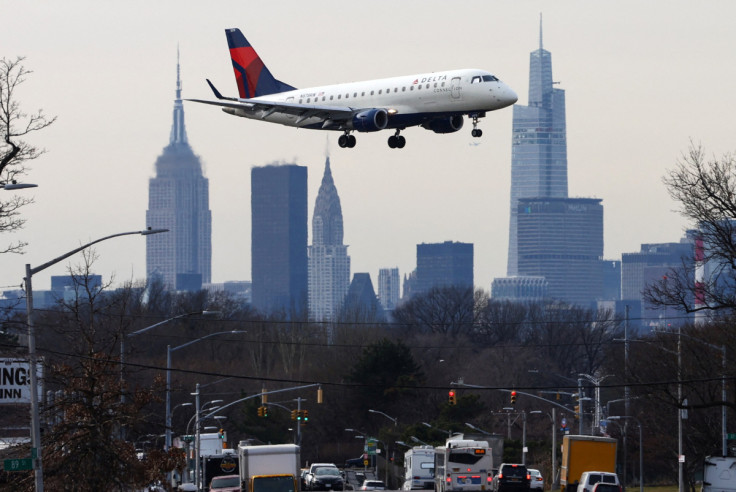 Aviões retomam voos após falha no sistema da FAA no aeroporto de Laguardia, em Nova York