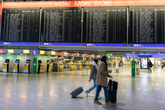 A Fraport pediu aos passageiros que não viajem para o aeroporto de Frankfurt por causa da greve e mudem para viagens de trem sempre que possível
