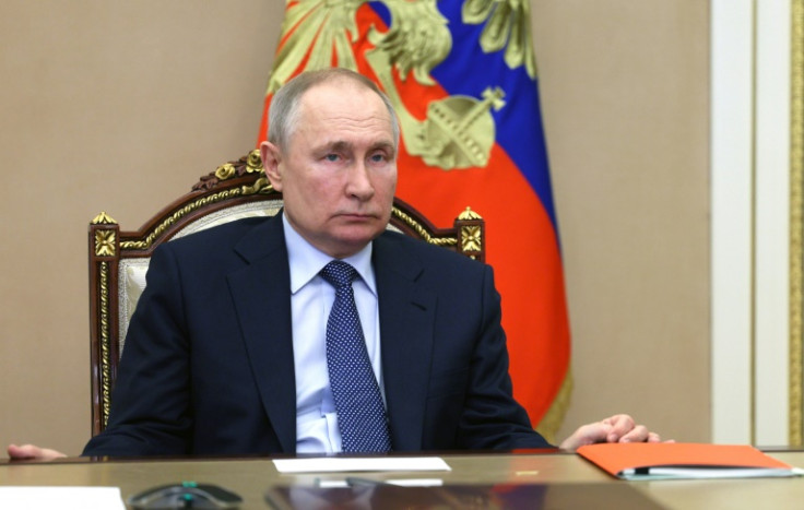 O presidente russo, Vladimir Putin, preside uma reunião do Conselho de Segurança por meio de um link de vídeo