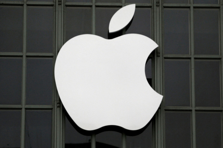 O logotipo da Apple Inc é mostrado do lado de fora da Conferência Mundial de Desenvolvedores 2016 da empresa em San Francisco