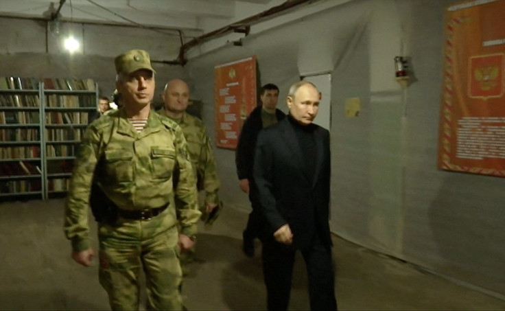 O presidente russo, Vladimir Putin, visita a região de Luhansk