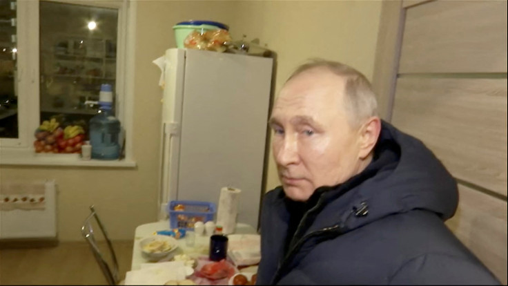 O presidente russo, Vladimir Putin, em visita a Mariupol