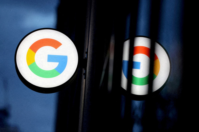 O logotipo da Google LLC é visto na Google Store Chelsea em Manhattan, Nova York